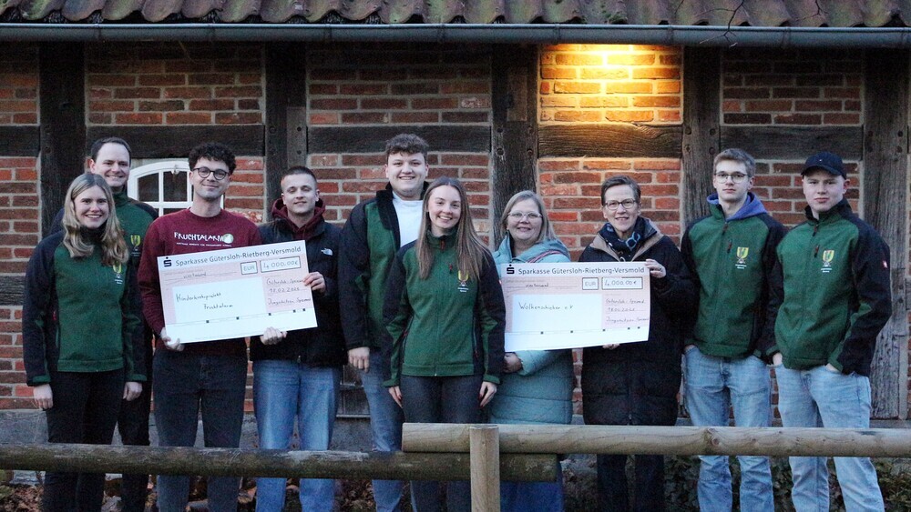 Jungsch�tzen spenden 8.000 Euro